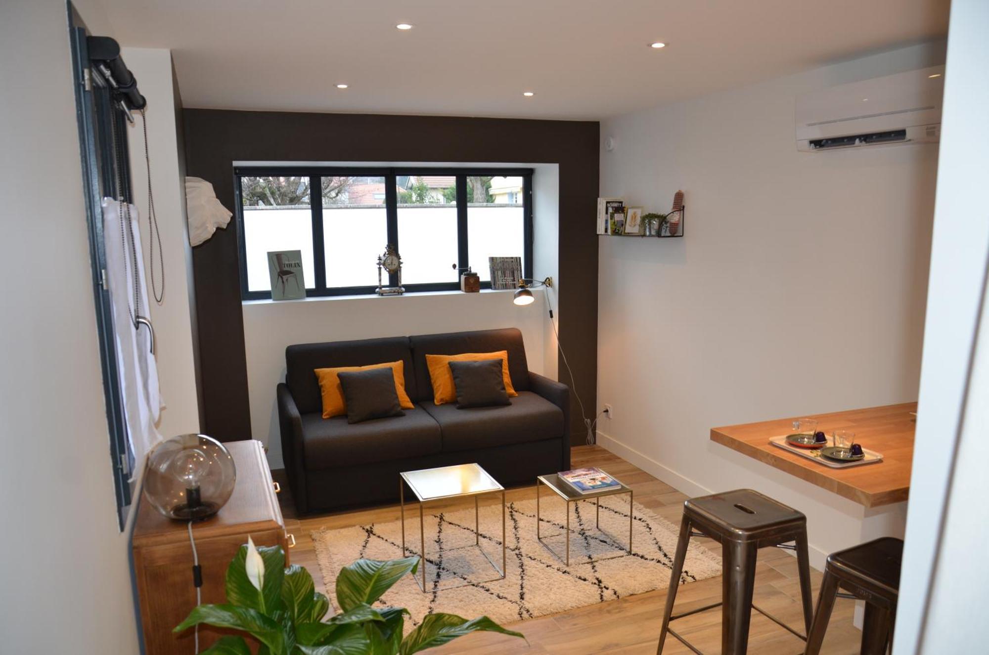 Le Burlat - - Lyon - *